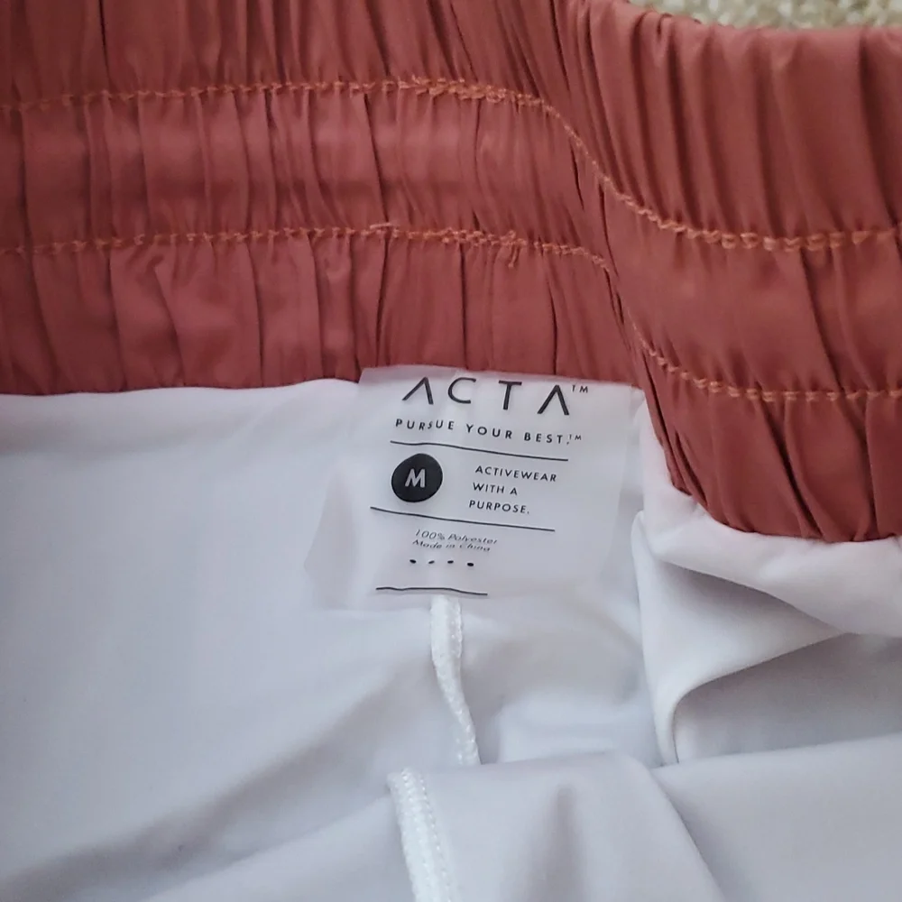 ACTA high waisted running shorts - Picture 4 of 6